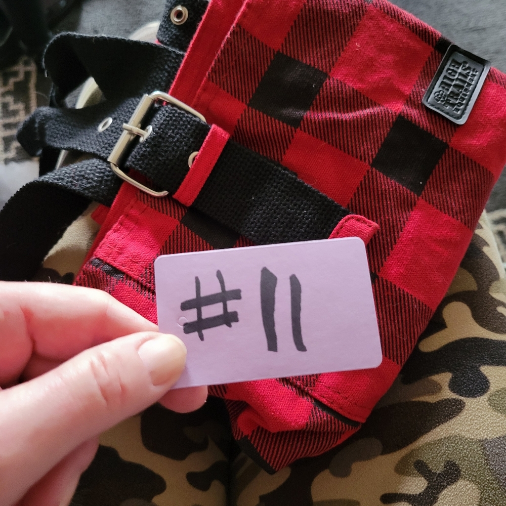 High trails equipment red black buffalo plaid shoulder bag - Picture 9 of 9